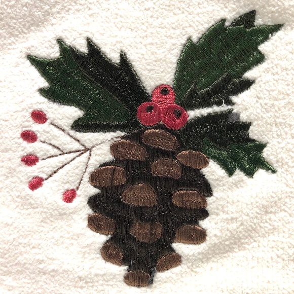 Avanti Linens Cardinal Hand Towel embroidered pine cone holly xmas Christmas - Picture 3 of 8
